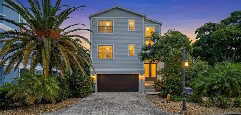 6330 Laguna Dr, FL