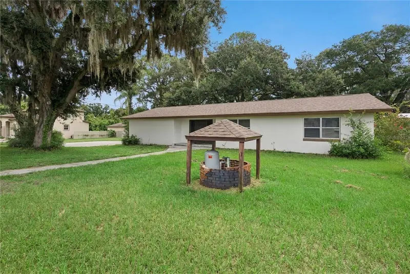 461 Vihlen Rd, FL