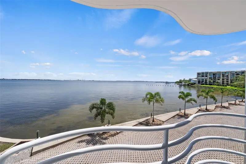 4950 Bayshore Blvd #25d, FL