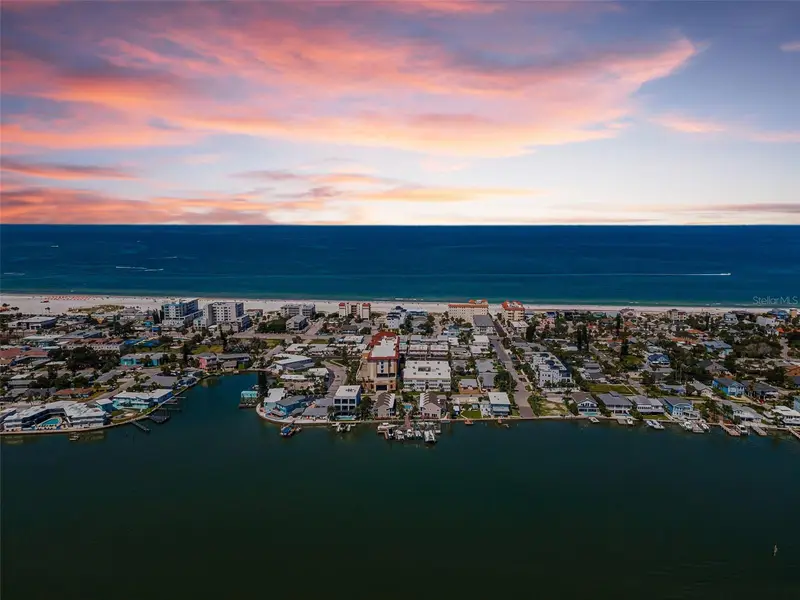 673 Bay Esplanade #109, FL