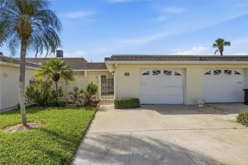 280 Boca Ciega Point Blvd S, FL