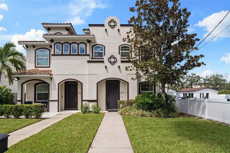 207 S Moody Ave #A, FL