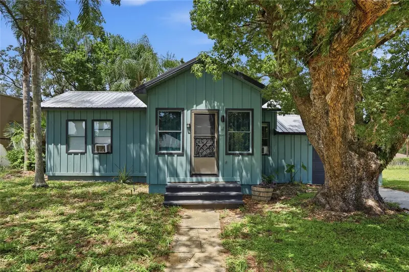 4 E Bay St, FL