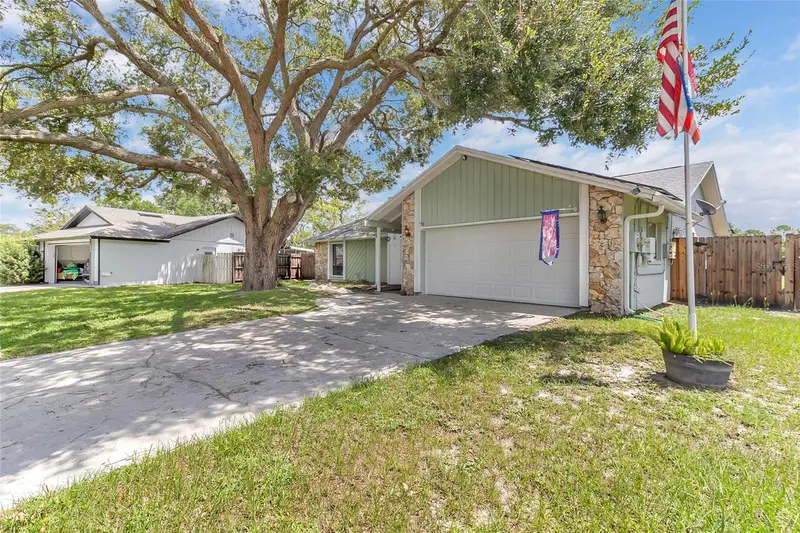 221 Odham Dr, FL