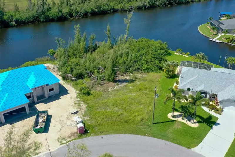 10656 Ayear Rd, FL