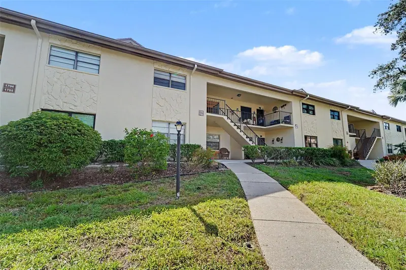 1702 Seascape Cir #203, FL
