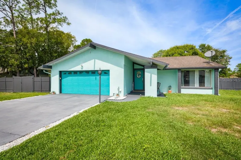 Country Club Cove listing