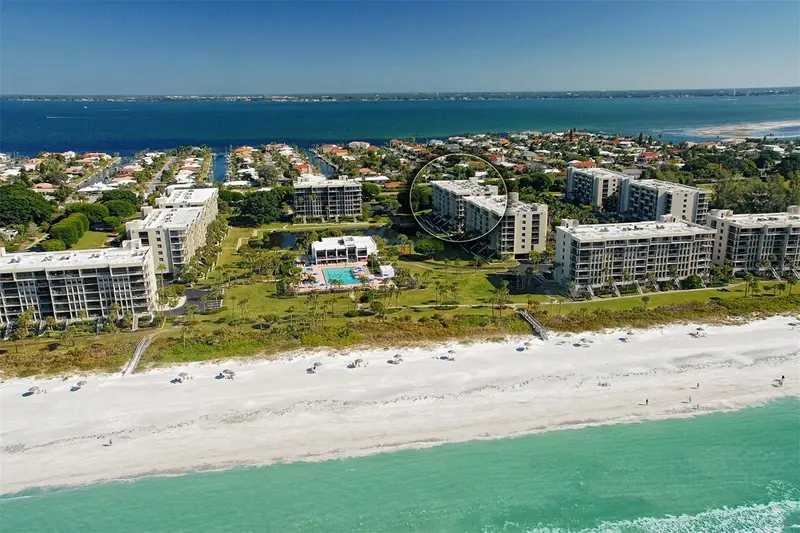 1095 Gulf Of Mexico Dr #104, FL
