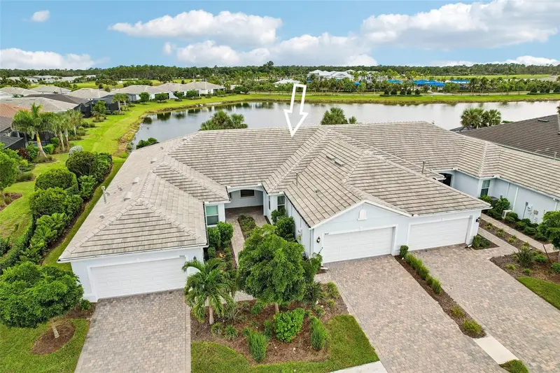 9897 Bright Water Dr, FL