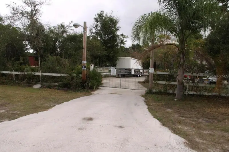 601 Eden Dr, FL