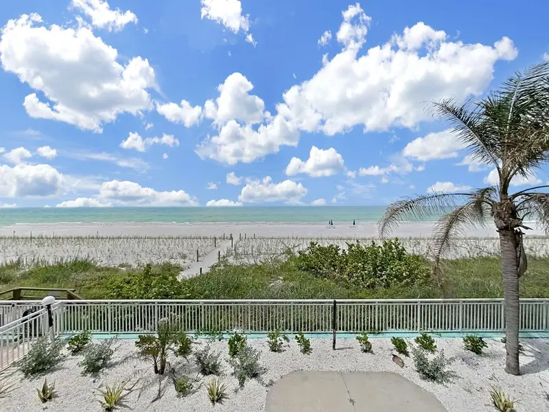 19440 Gulf Blvd #104, FL