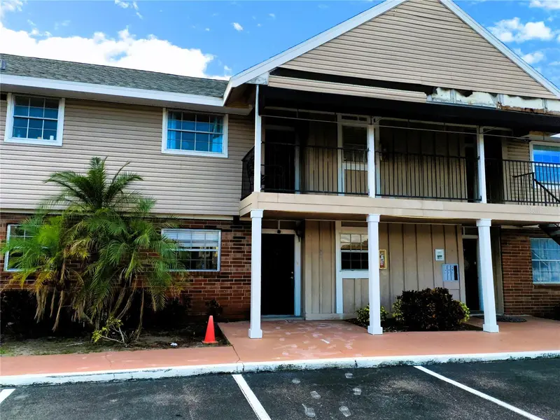 200 Country Club Dr #805, FL