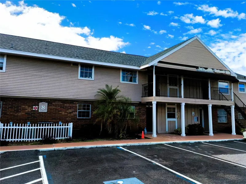 200 Country Club Dr #805, FL