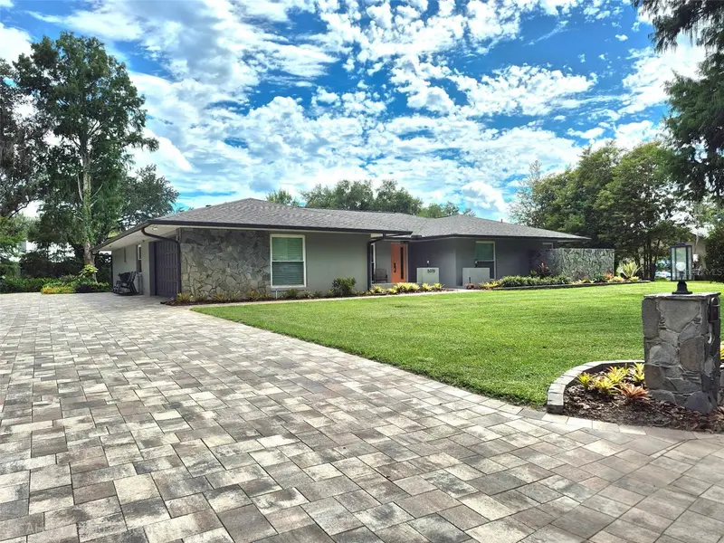 5370 Whispering Pine Cir, FL