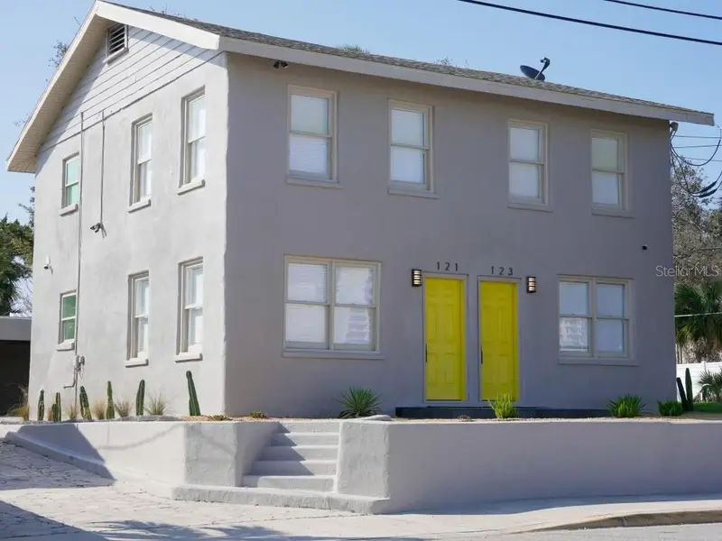 121-123 N Hollywood Ave, FL