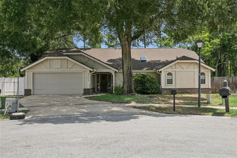5101 Goldenwood Dr, FL