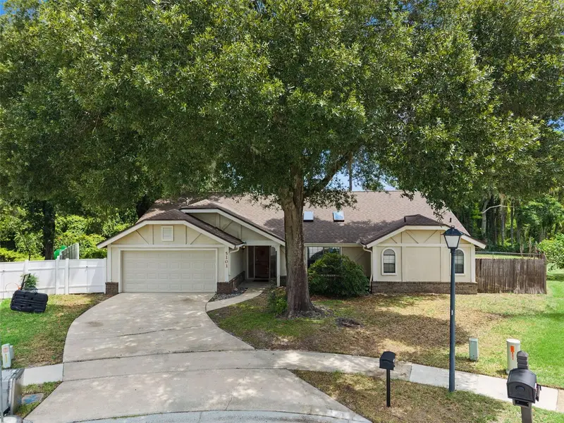 5101 Goldenwood Dr, FL