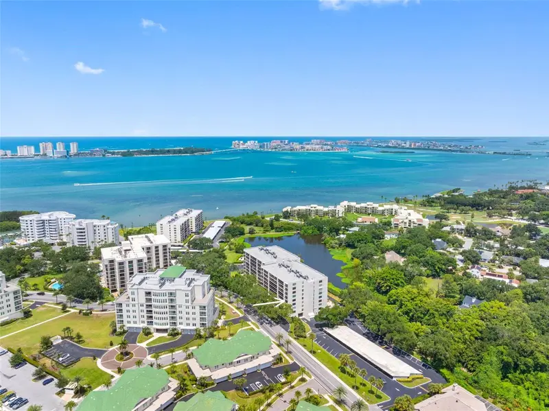 220 Belleview Blvd #403, FL