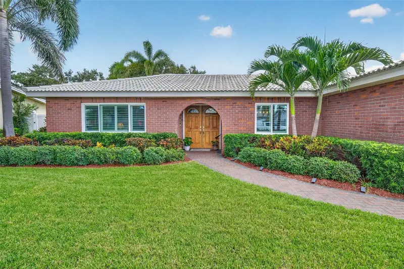 6225 43rd Ave N, FL