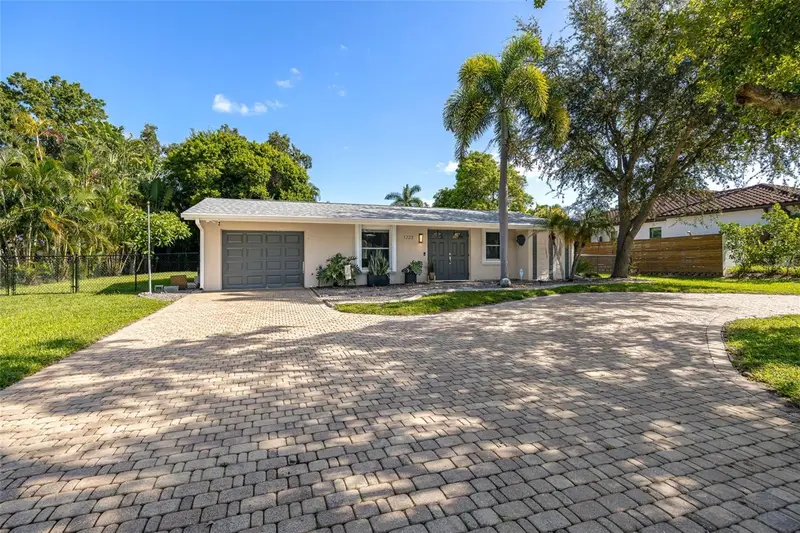 1223 Biltmore Dr, FL
