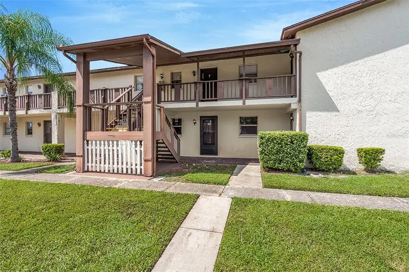 5521 Bay Blvd #104, FL