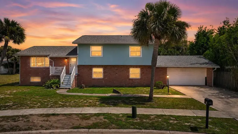 10 Tipperary Ln, FL