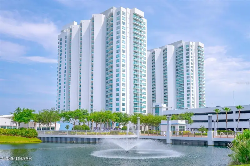 241 Riverside Dr #907, FL