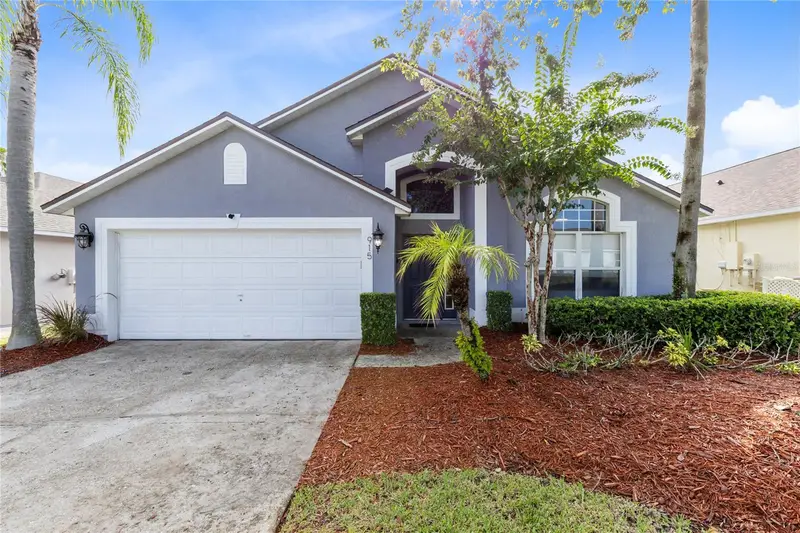 915 Lake Berkley Dr, FL