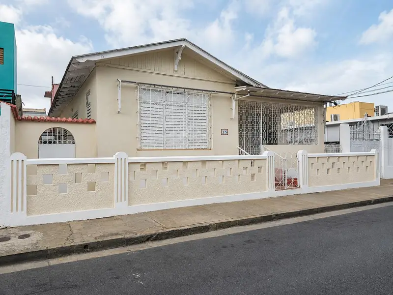 1 Luis Venegas St., PR