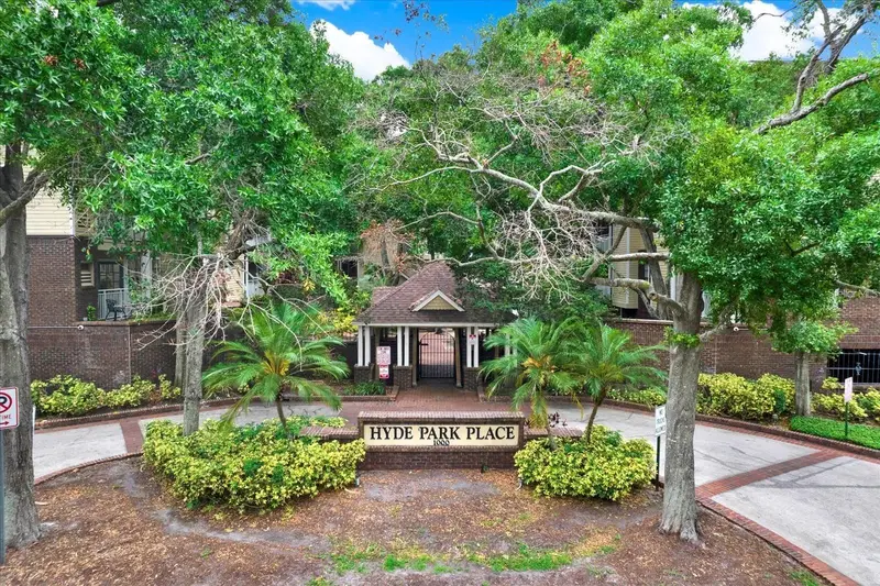 1000 W Horatio St #226, FL