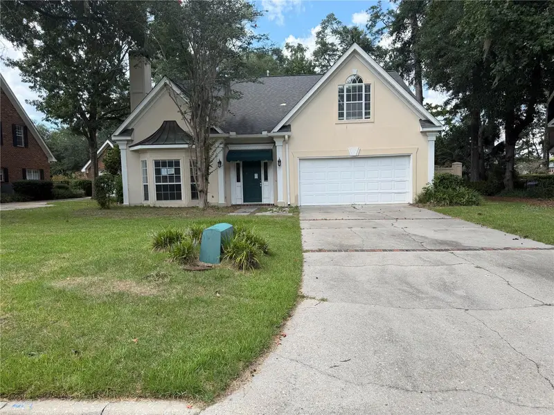 916 Hillcrest Ct, FL
