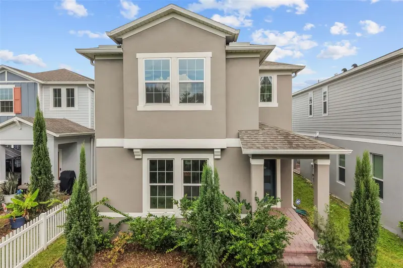 640 Bayern Ln, FL