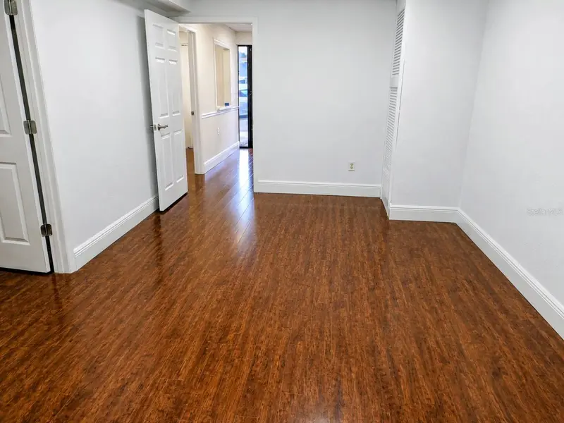 101 E 17th St, FL
