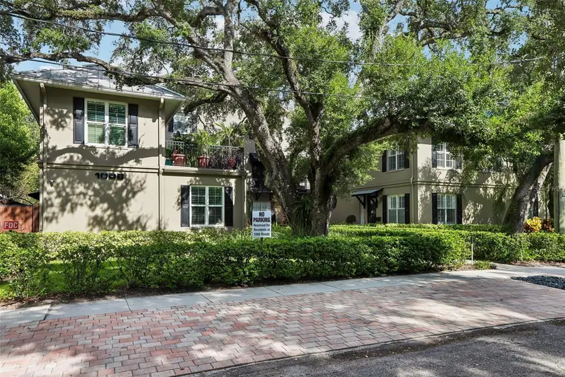 1008 S Moody Ave #3, FL