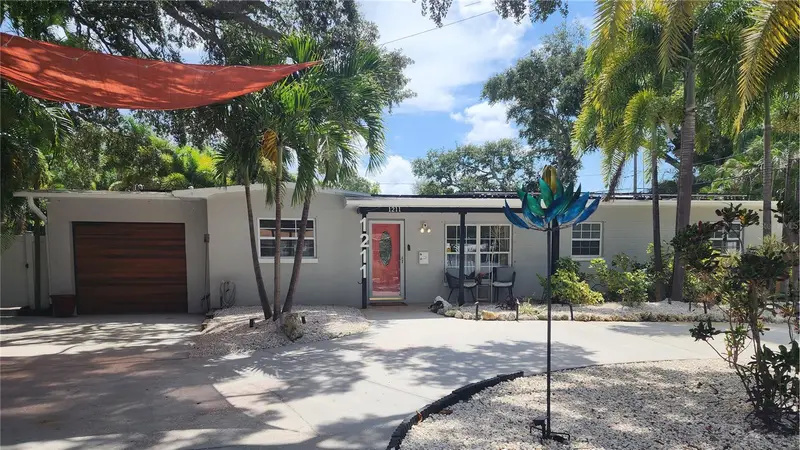 1211 Russell Dr N, FL