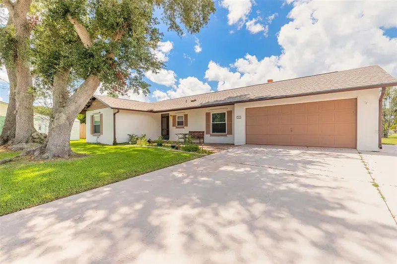 312 Sandpiper Ct, FL