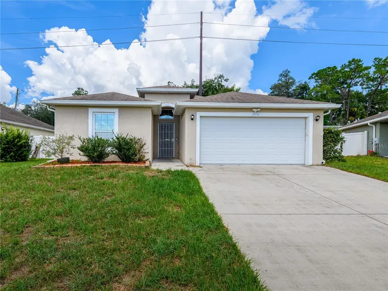 37154 Highland Bluff Cir, FL