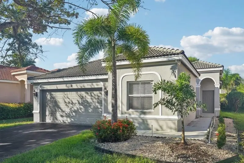 1283 Chinaberry Dr, FL