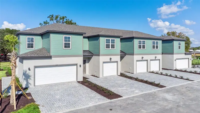 2278 Red Pine Ct, FL