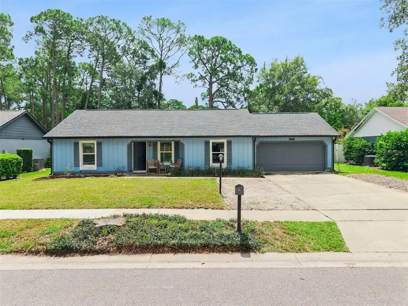 203 Cottonwood Dr, FL