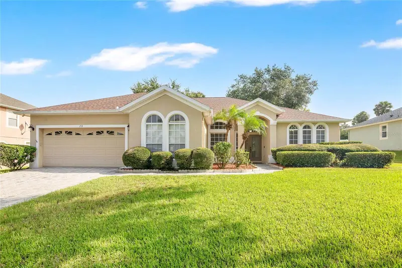 253 Beacon Pointe Dr, FL