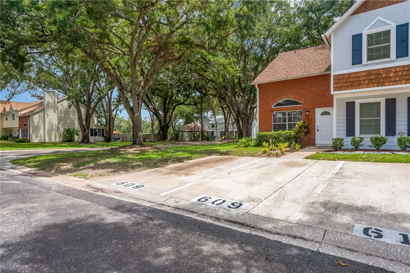 609 Saint Henry Dr, FL