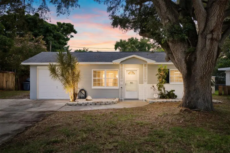 5392 44th Ave N, FL