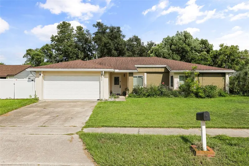 911 Alameda Dr, FL