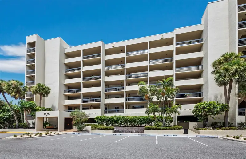 1075 Gulf Of Mexico Dr #205, FL