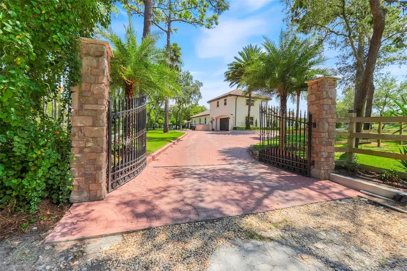 4943 N Apopka Vineland Road, FL