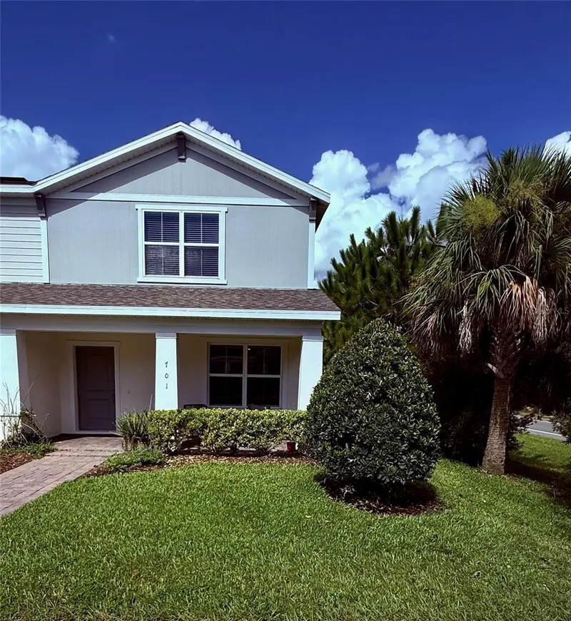 701 Costa Ln, FL