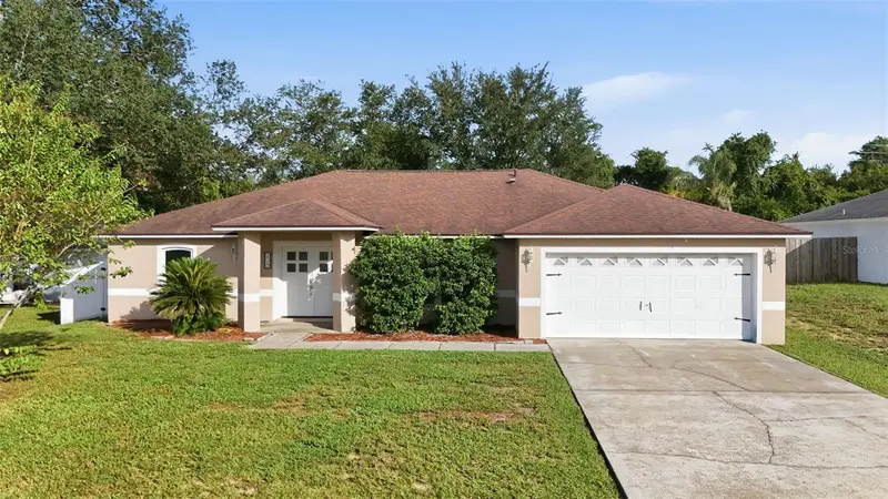 236 Country Lakes Cir, FL