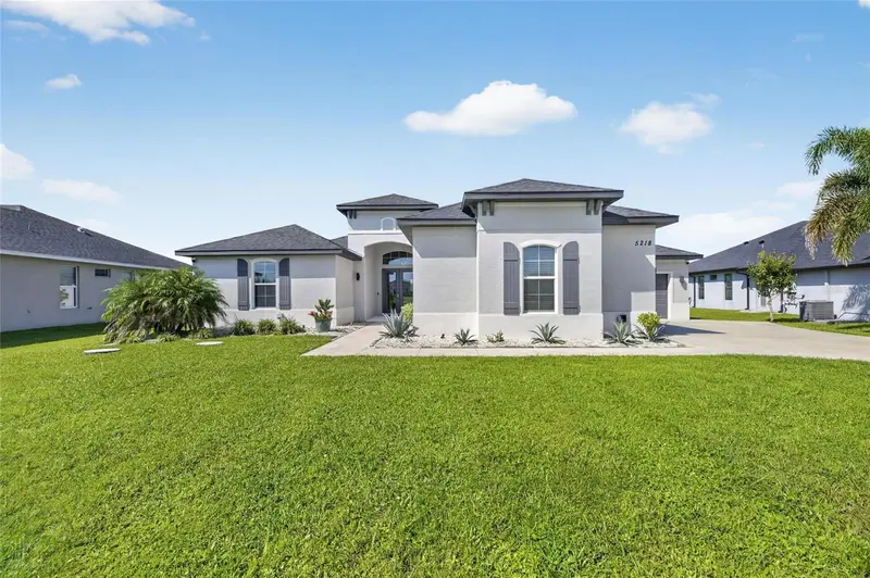 5218 Lake Venice Dr, FL