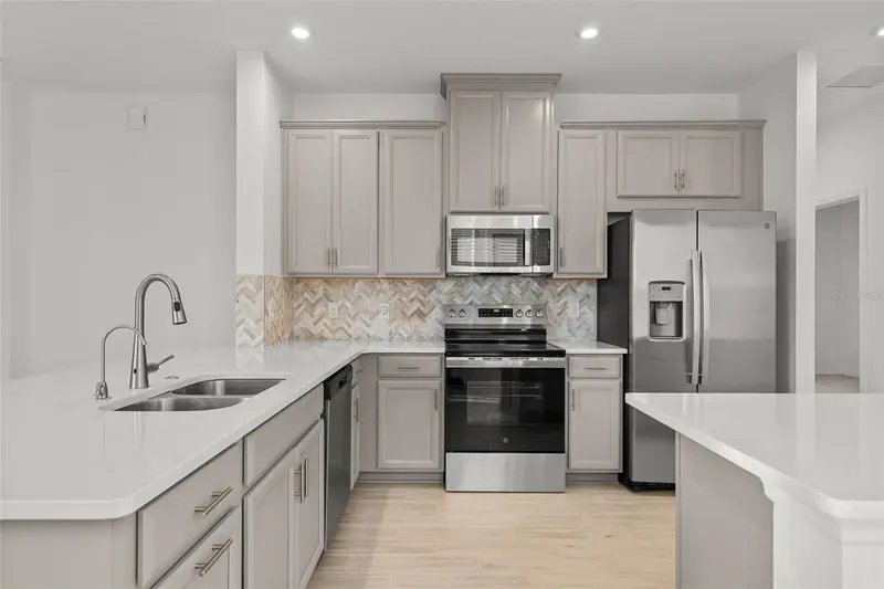1458 Lone Feather Trl, FL